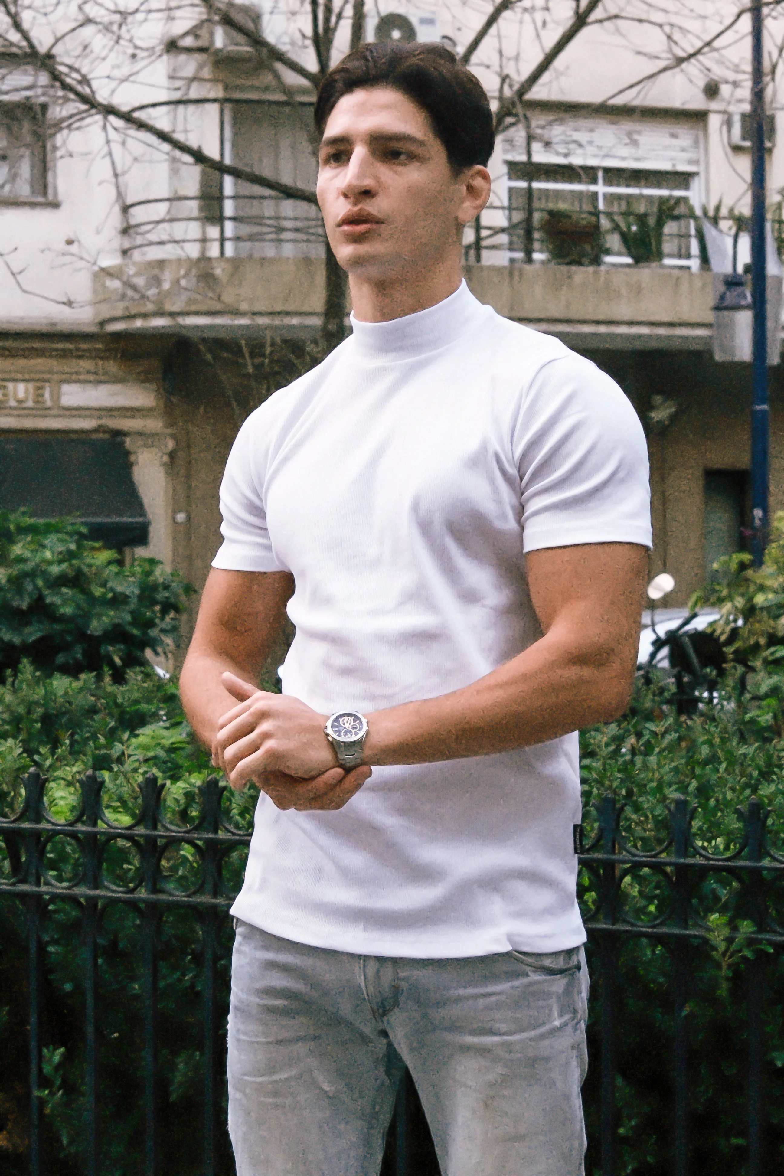 Polera Old Money – Cuello Alto, Manga Corta - Image 3